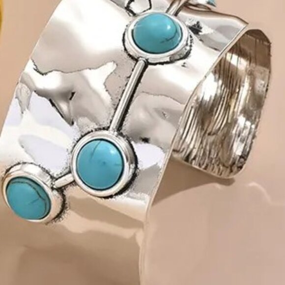 Turquoise Hammered Bangle Boho Festival Western Concho Silver Cuff Bracelet - Picture 4 of 13